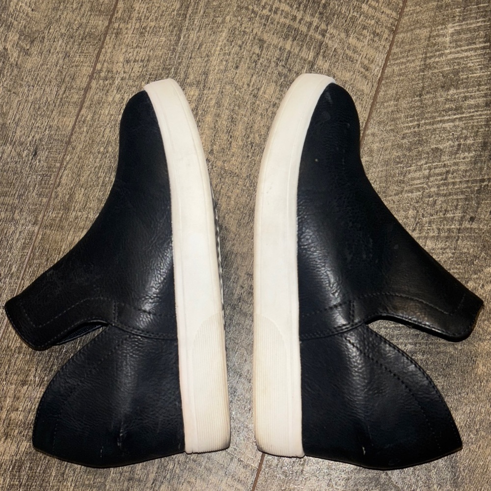 Journee Collection Black Wedge Sneakers - Picture 3 of 7